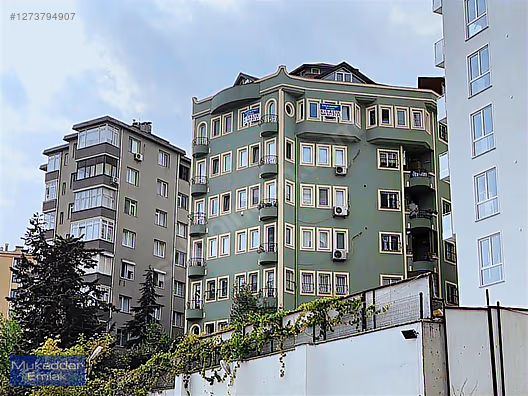 GAYRETTEPE'DE GENÇ BİNADA OTOPARKLI MANZARALI 5+1 DUBLEKS