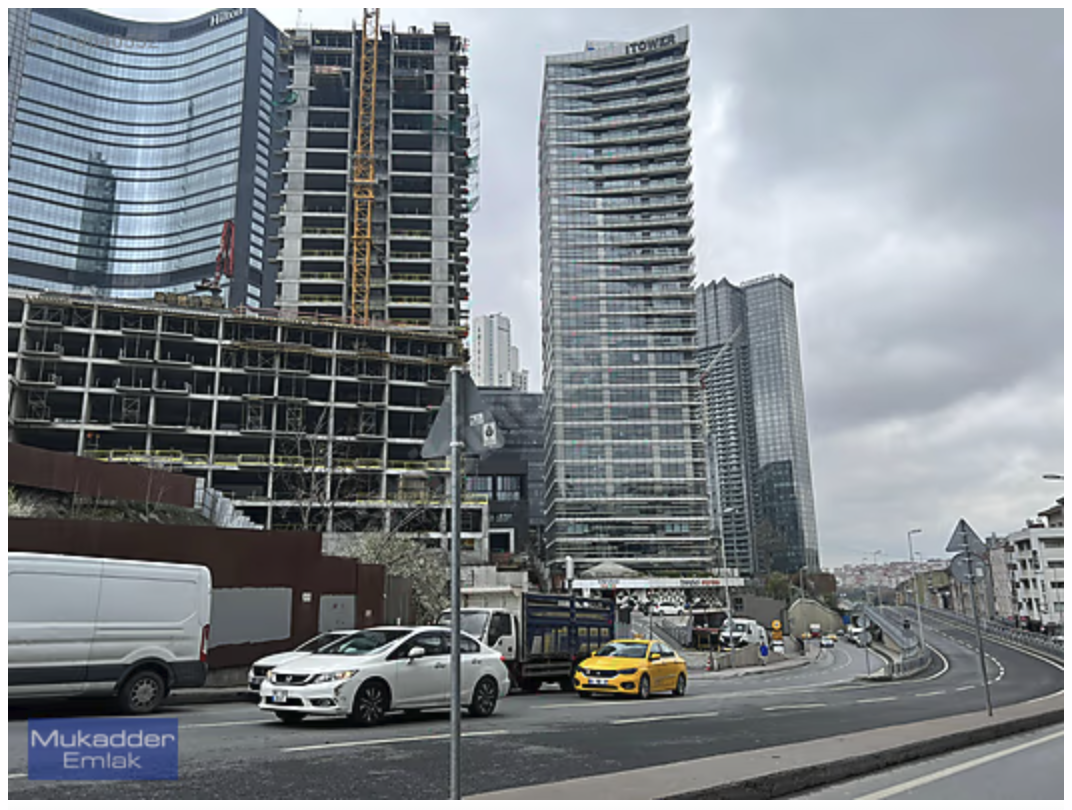 İTOWER BOMONTİ'DE MANZARALI OTOPARKLI KİRALIK OFİS